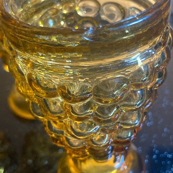 Vintage amber glass decanter and cup set UV reactive grape motif - Picture 14 of 14